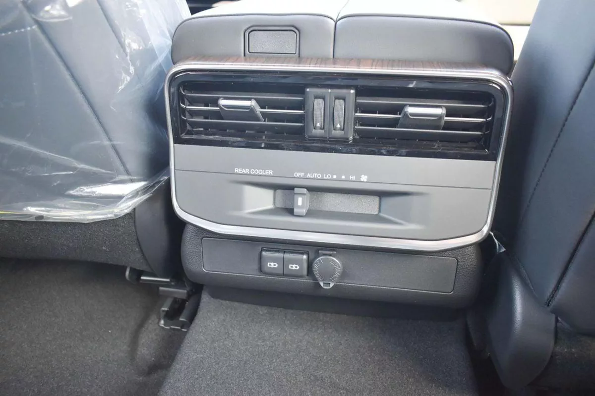 Toyota Land Cruiser GXR Toyota Land Cruiser GXR 3.3L Diesel Full Option MY2025-17-0
