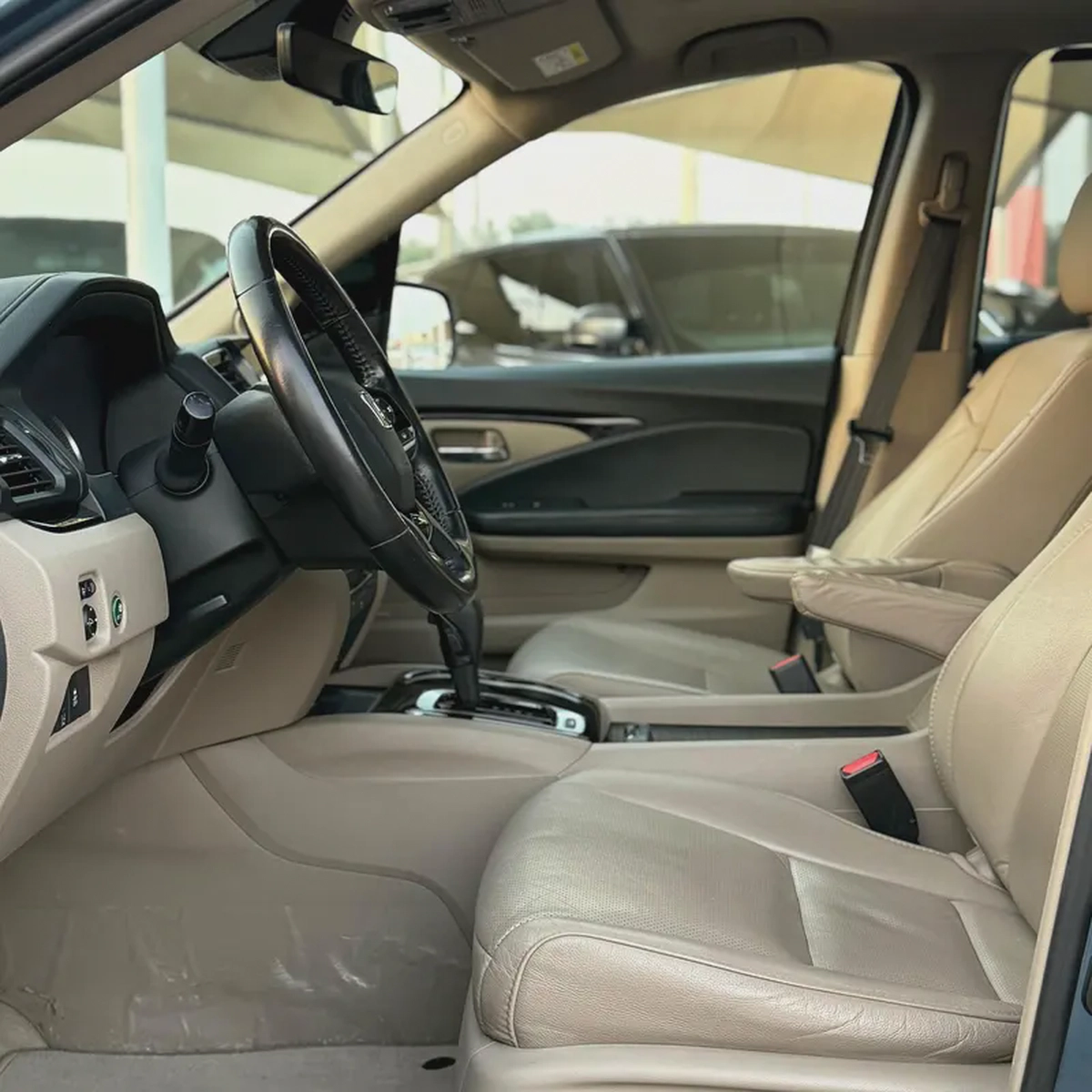 HONDA PILOT (2019) //GCC//TOURING// FULL OPTIONS//GOOD CONDITION-9-9