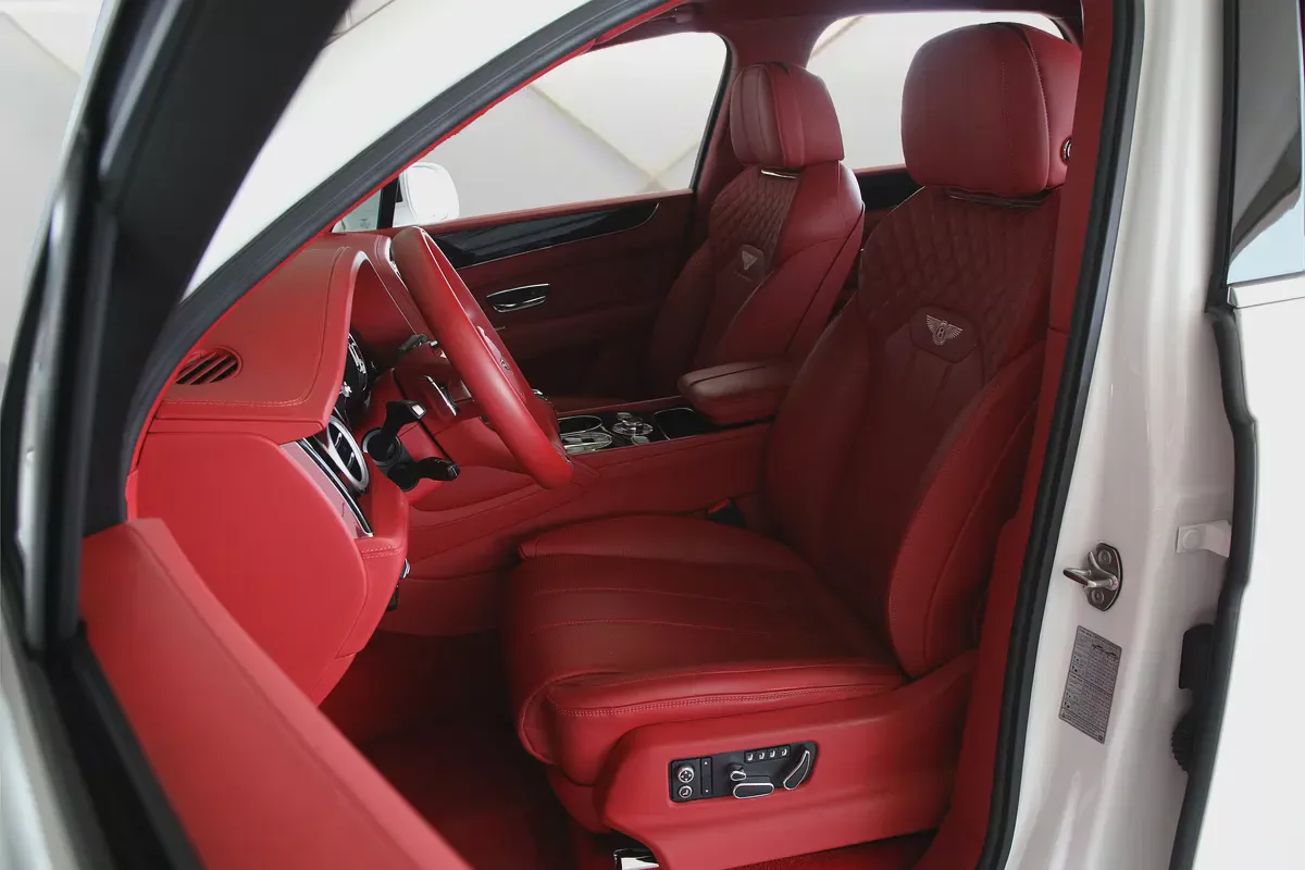 BENTLEY BENTAYGA - 2021 - GCC - ORIGINAL PAINT - FULL SERVICE HISTORY-8-8