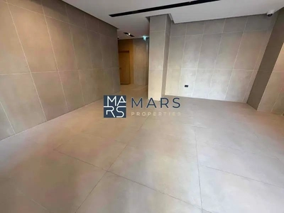 Private Garden | Spacious | Vaccant |-2