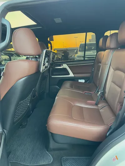 لاند كلوزر 2019 خليجي مكينه لكذس Toyota Land Cruiser VXR 2019 GCC Specs-12