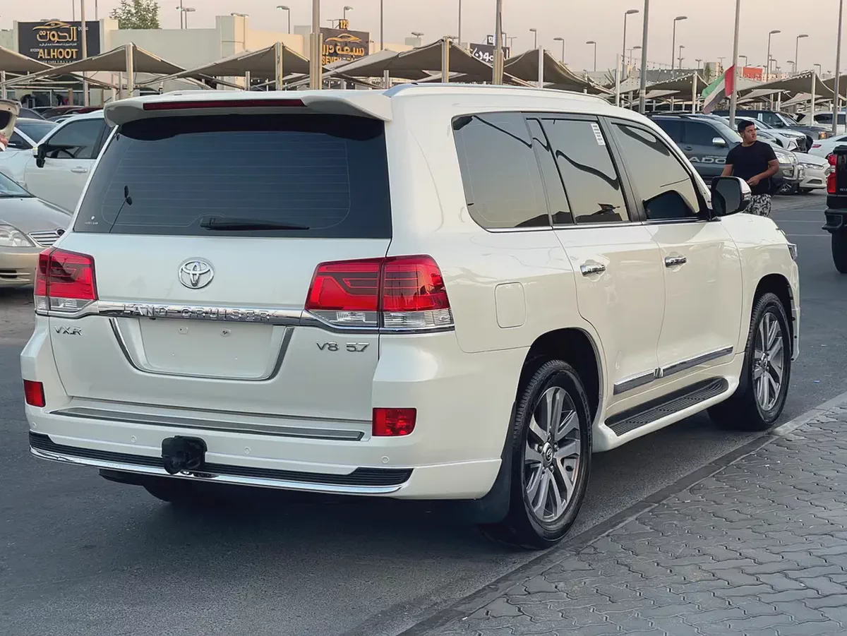 لاند كلوزر 2019 خليجي مكينه لكذس Toyota Land Cruiser VXR 2019 GCC Specs-5-5