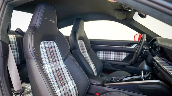 Porsche Carrera / 911 Turbo S