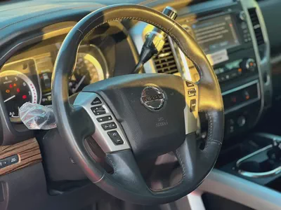 Nissan Titan SL 2017 American Specs-14