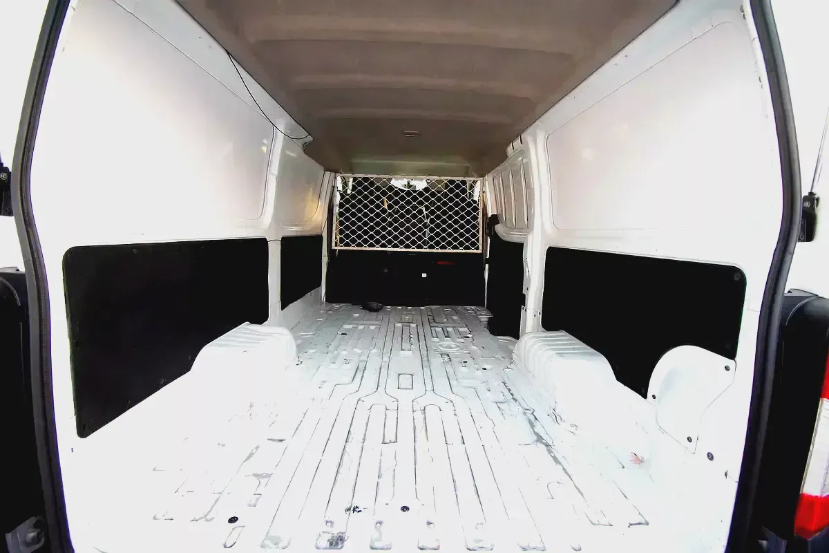2021 Nissan Urvan | Standard Roof Delivery Van | GCC Specs | Ref#N33021-6-6