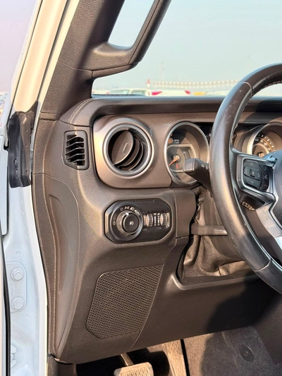 Jeep Wrangler Unlimited SAHARA-16