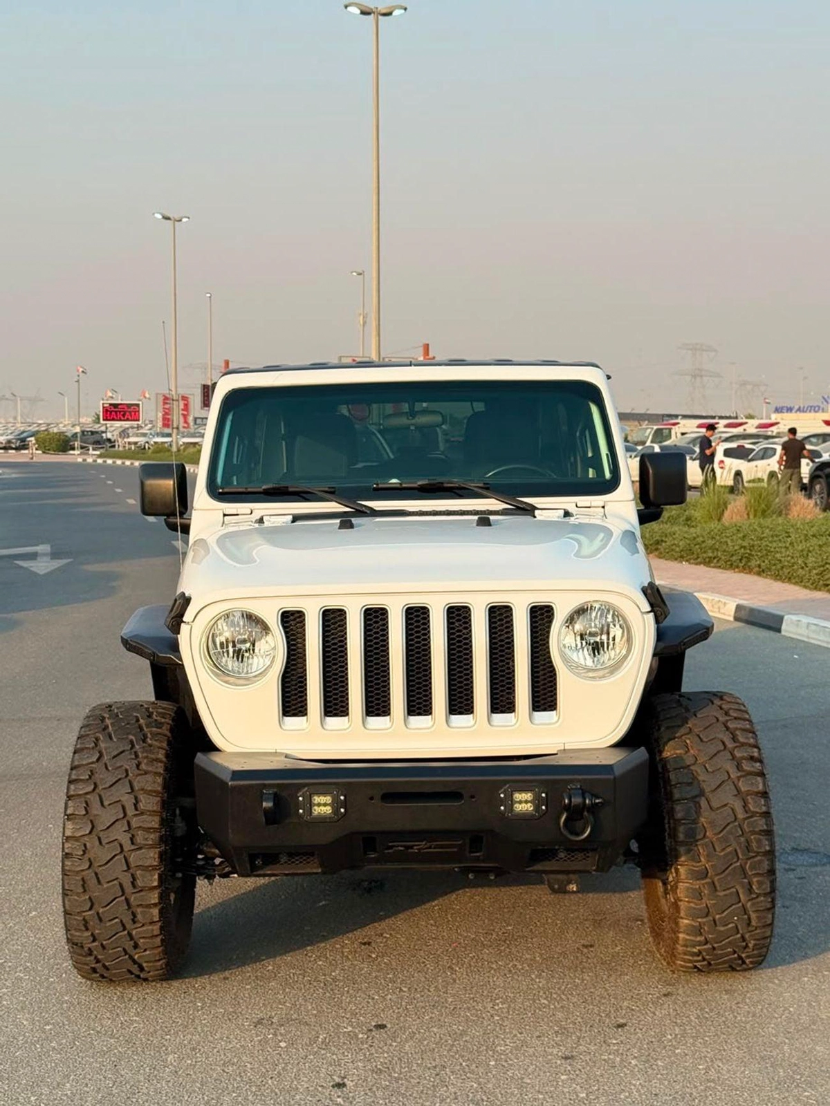 Jeep Wrangler Unlimited SAHARA-1-0