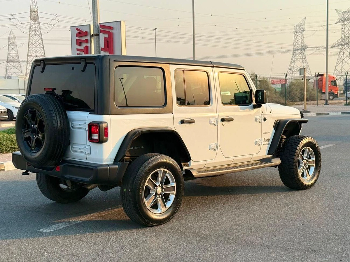 Jeep Wrangler Unlimited SAHARA-2-0