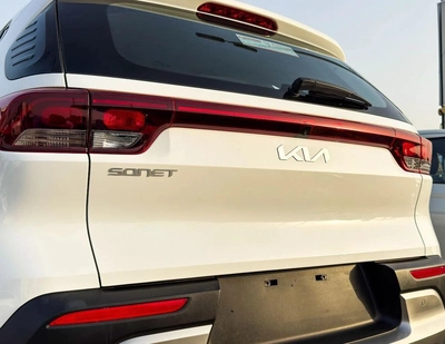 Kia Sonet GL EX 1.5L Kia Sonet | 1.5 L | 2023 | GCC | Accident-Free | In Excellent Condition-3