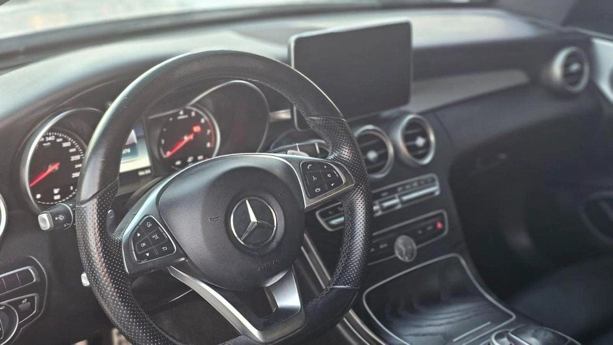 Mercedes Benz C200 Mercedes c200 v4 2018-2-2
