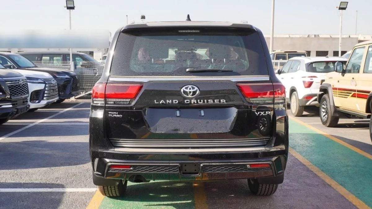 Toyota Land Cruiser VXR Toyota Land Cruiser VXR 3.5L Twin Turbo Model 2026-15-0