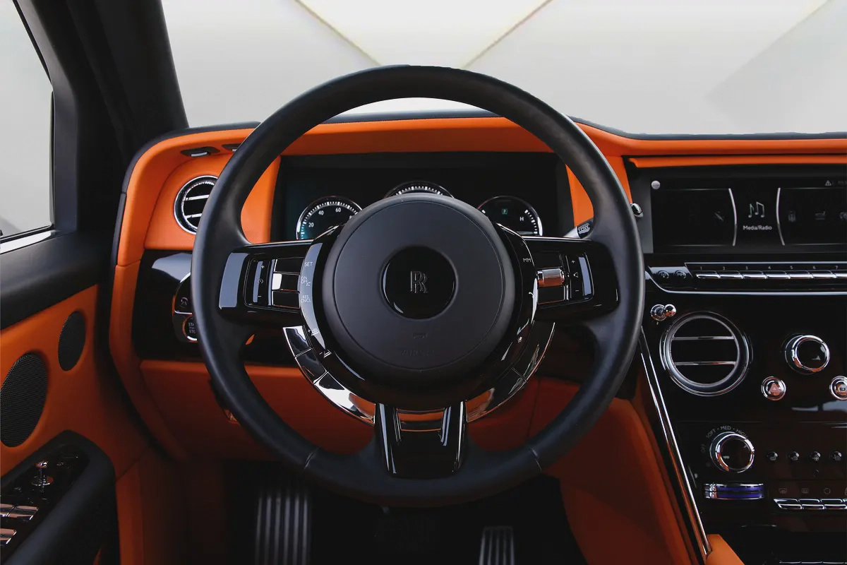 ROLLS ROYCE CULLINAN 2021 - GCC- DEALER WARRANTY + SERVICE CONTRACT - VIP EDITION - FULLY LOADED-12-12