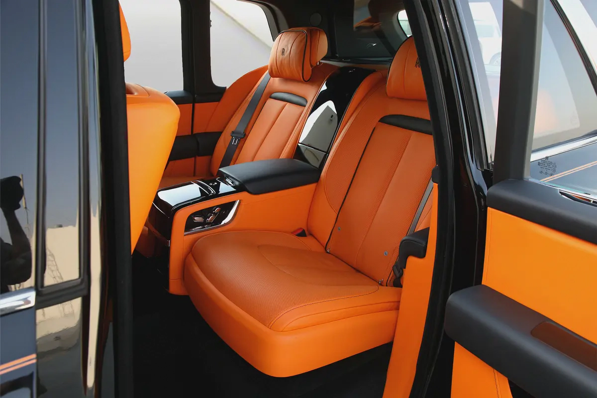 ROLLS ROYCE CULLINAN 2021 - GCC- DEALER WARRANTY + SERVICE CONTRACT - VIP EDITION - FULLY LOADED-19-19