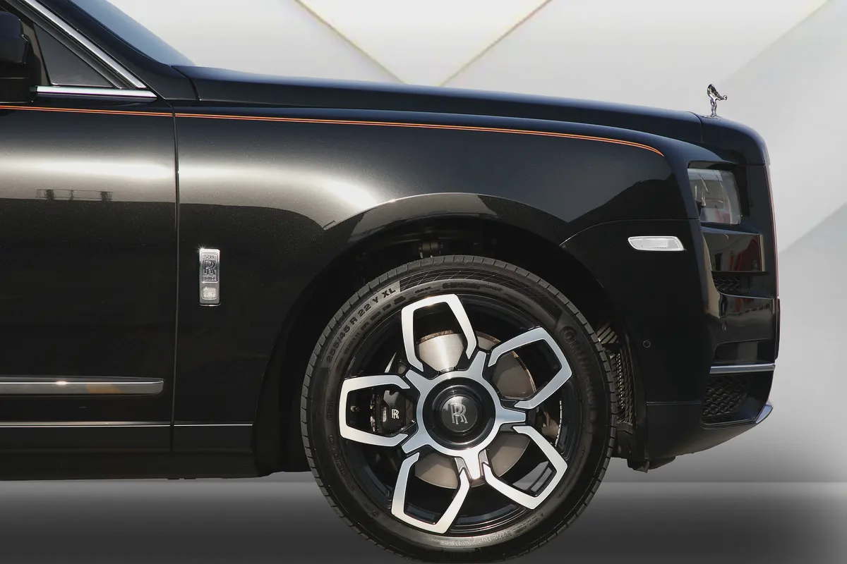 ROLLS ROYCE CULLINAN 2021 - GCC- DEALER WARRANTY + SERVICE CONTRACT - VIP EDITION - FULLY LOADED-6-6