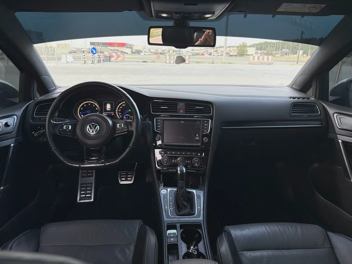 2015 Volkswagen Golf R - GCC Specs-9-9