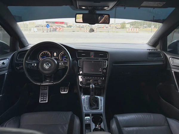 2015 Volkswagen Golf R - GCC Specs