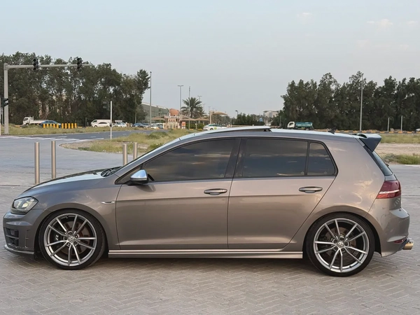 2015 Volkswagen Golf R - GCC Specs