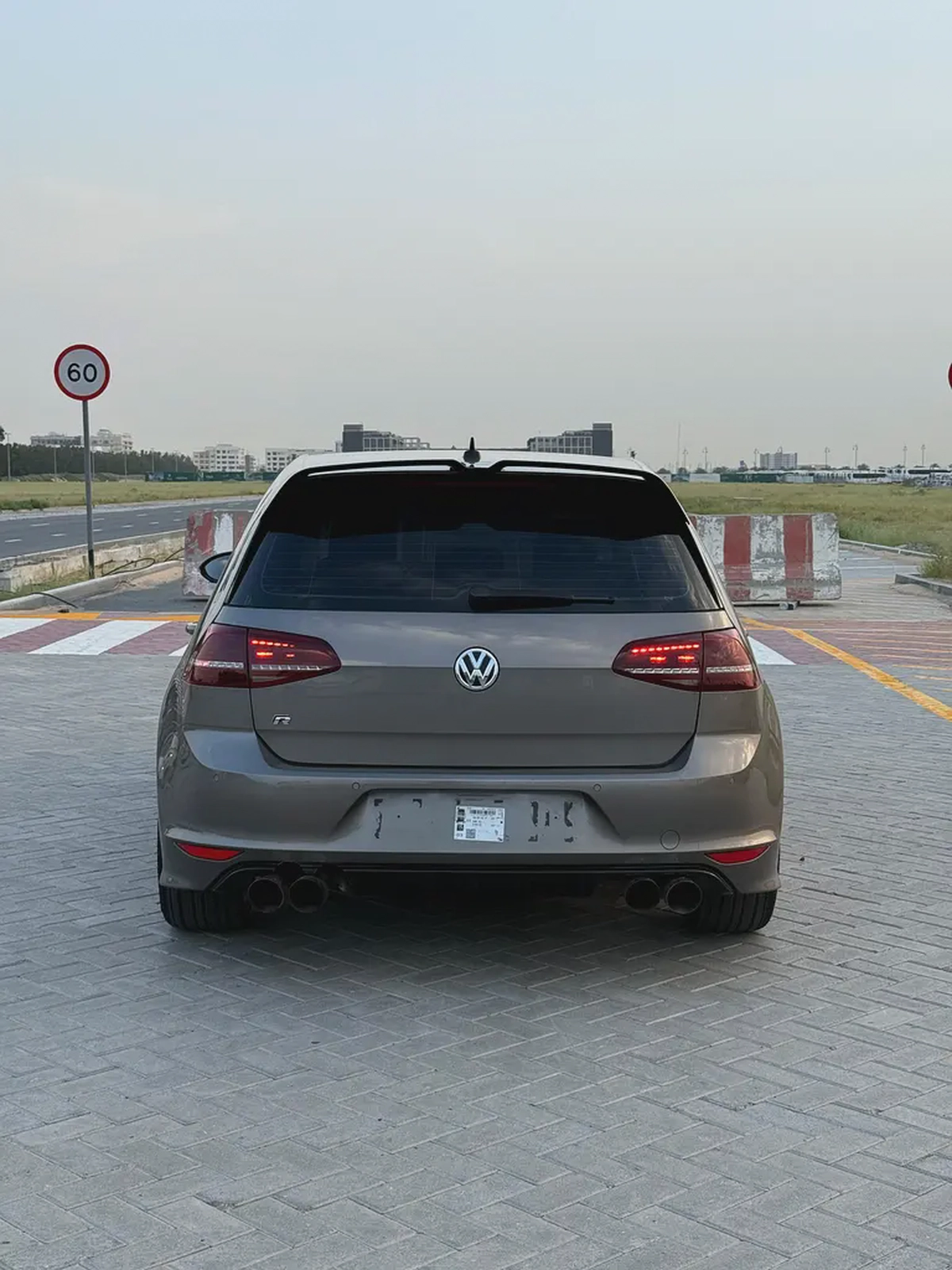2015 Volkswagen Golf R - GCC Specs-13-13