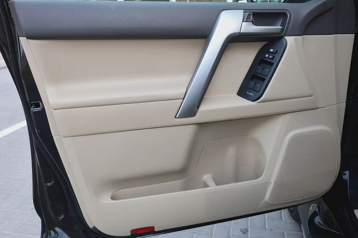 TOYOTA PRADO-ADVENTURE -2021-75000KM-GCC SPECS-EXCELLENT CONDITION-7-7