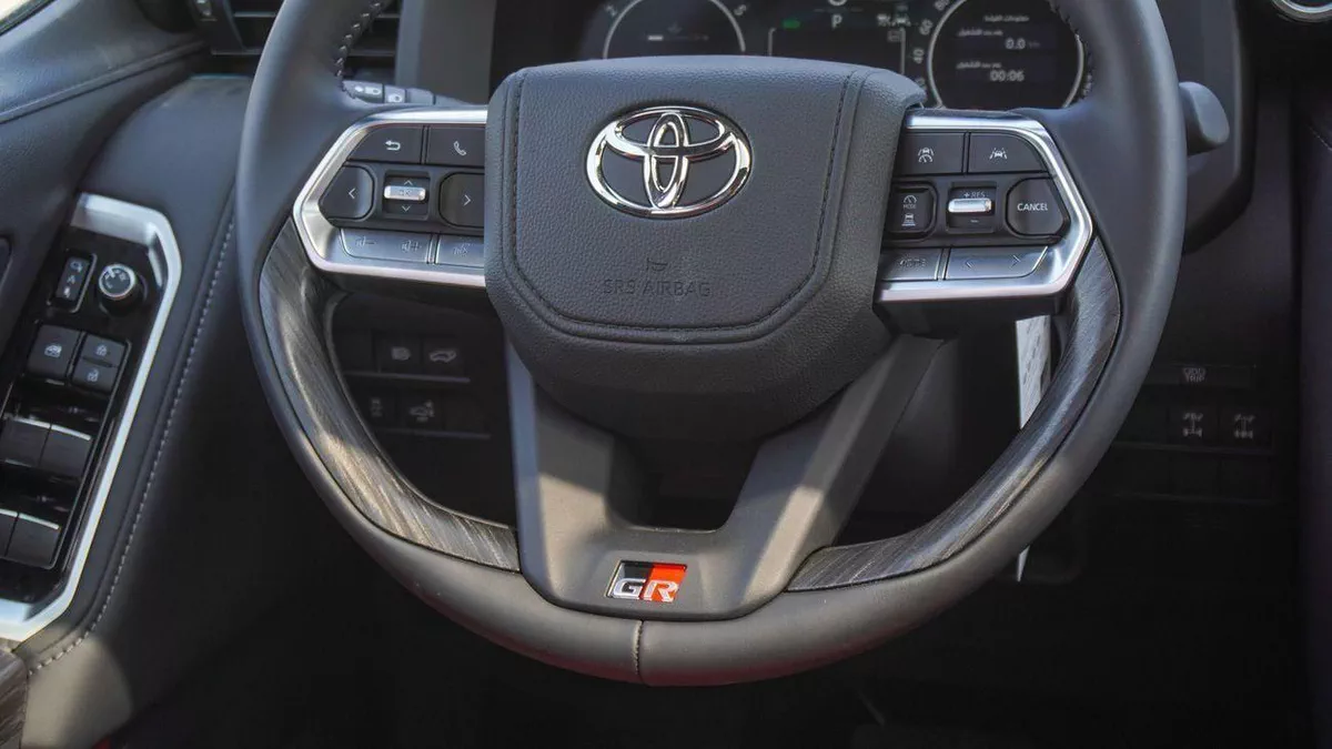 Toyota Land Cruiser GR SPORT 3.5L V6-4-0