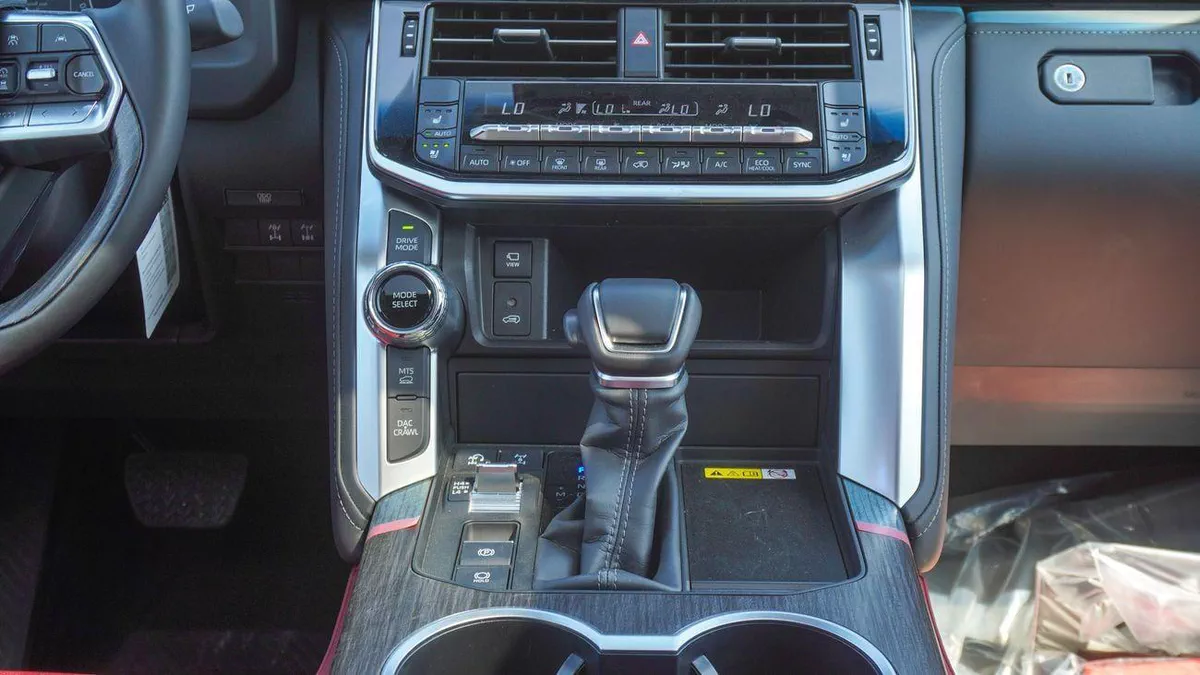 Toyota Land Cruiser GR SPORT 3.5L V6-7-0