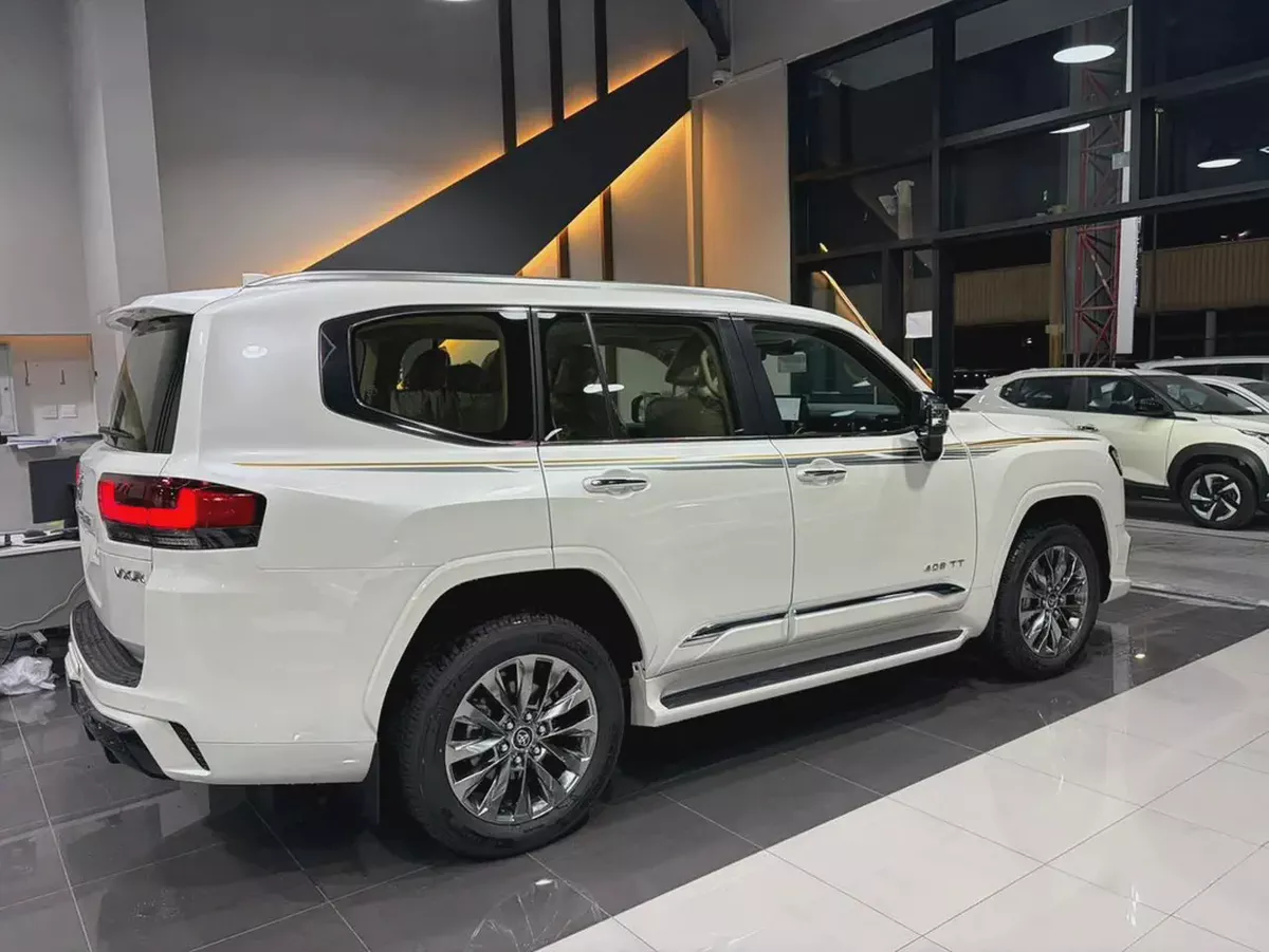 Toyota Land Cruiser VXR 2026 - Brand New - GCC Specs تويوتا في اكس ار توين توربو 3.5لتر-2-2
