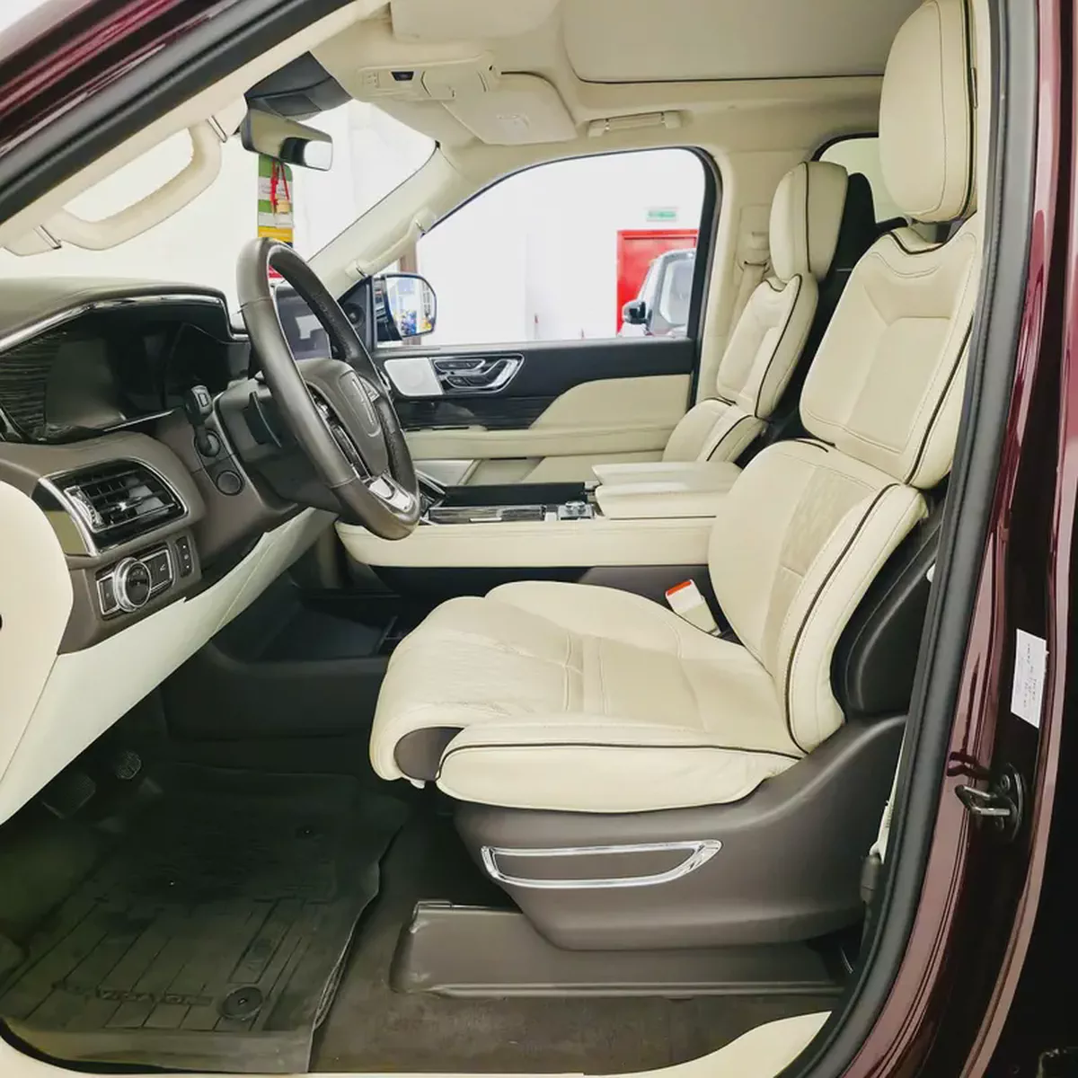 AED 2491 PM | LINCOLN NAVIGATOR PRESIDENTIAL 2019 | UNDER AGENCY SERVICE CONTRACT JUNE 2029 | GCC-9-9