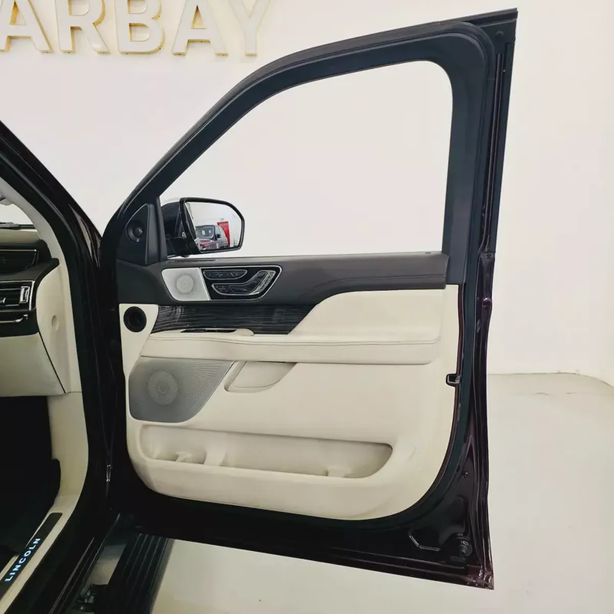AED 2491 PM | LINCOLN NAVIGATOR PRESIDENTIAL 2019 | UNDER AGENCY SERVICE CONTRACT JUNE 2029 | GCC-12-12