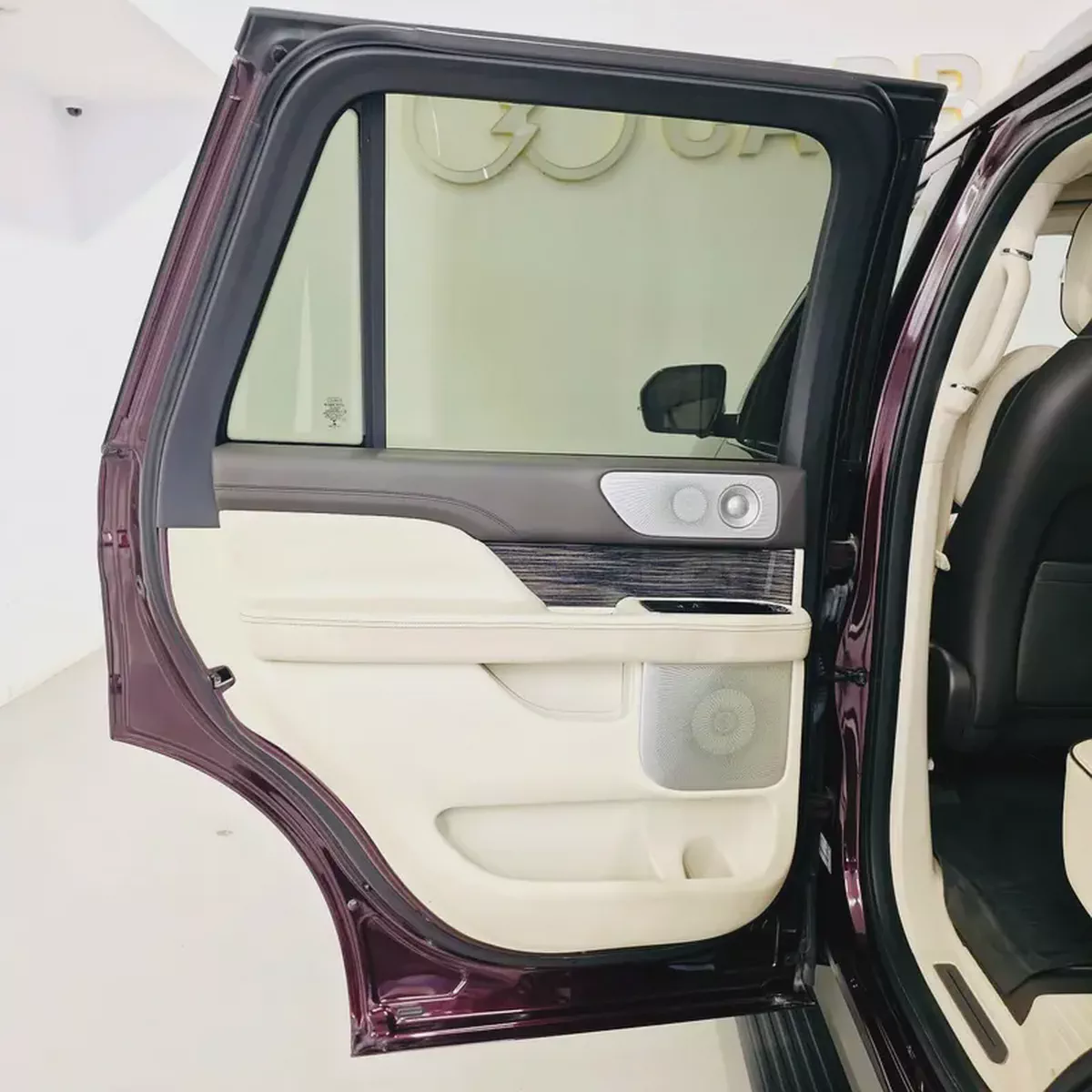 AED 2491 PM | LINCOLN NAVIGATOR PRESIDENTIAL 2019 | UNDER AGENCY SERVICE CONTRACT JUNE 2029 | GCC-15-15