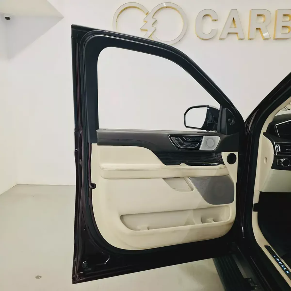 AED 2491 PM | LINCOLN NAVIGATOR PRESIDENTIAL 2019 | UNDER AGENCY SERVICE CONTRACT JUNE 2029 | GCC-7-7