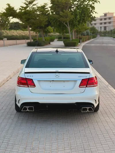 Mercedes-Benz E-Class E 63 AMG 2014 | GCC Specs | Pristine Condition-3