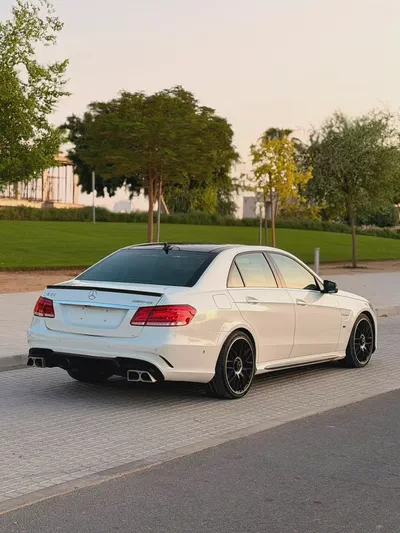 Mercedes-Benz E-Class E 63 AMG 2014 | GCC Specs | Pristine Condition-4