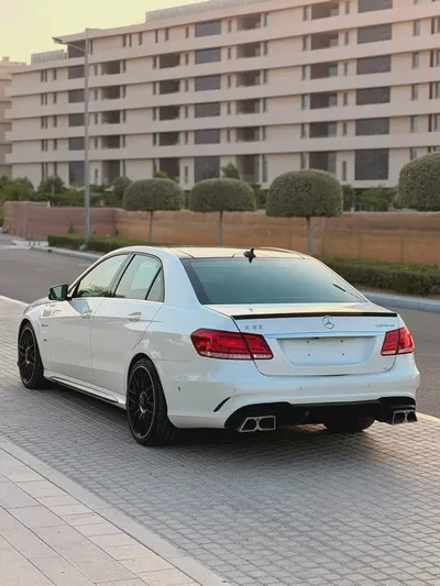 Mercedes-Benz E-Class E 63 AMG 2014 | GCC Specs | Pristine Condition-5