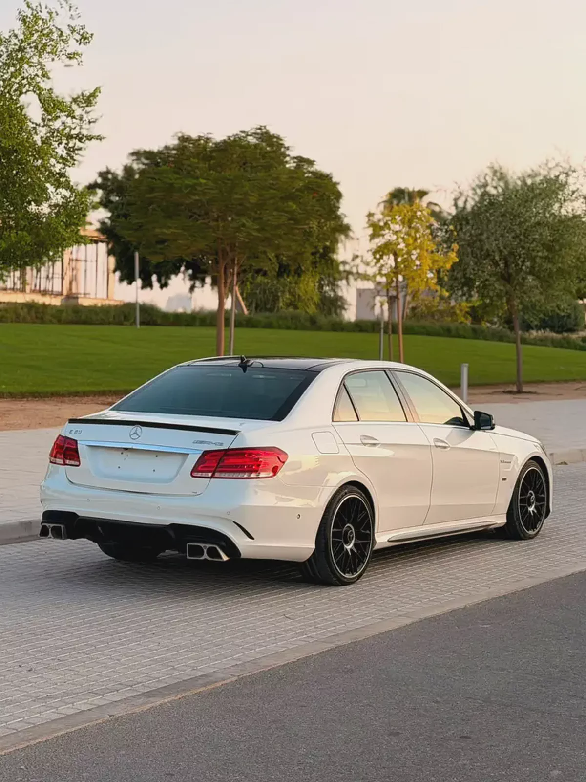 Mercedes-Benz E-Class E 63 AMG 2014 | GCC Specs | Pristine Condition-4-4