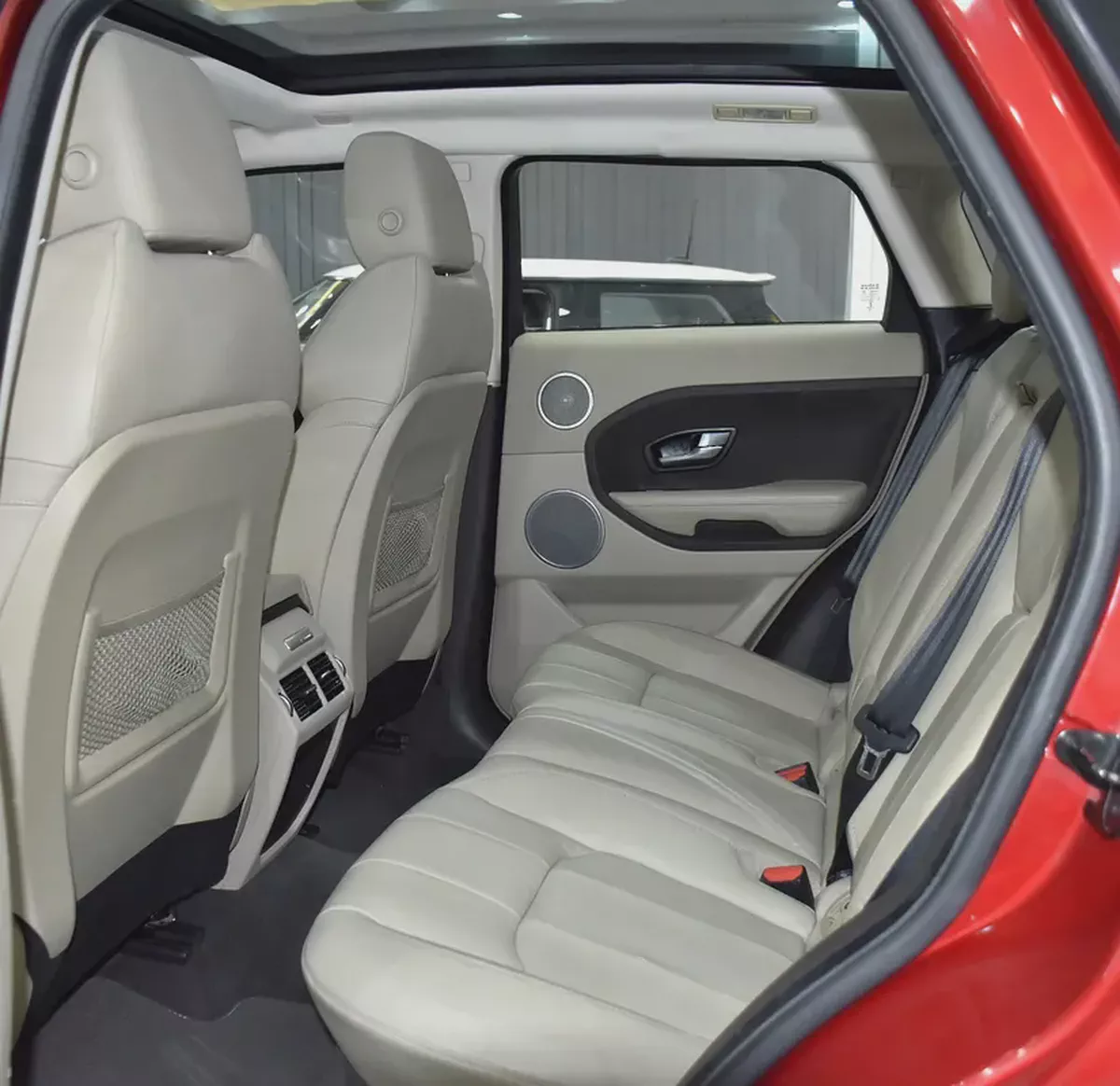 ORIGINAL PAINT ( صبغ وكاله ) Land Rover Range Rover Evoque ( 2016 Model ) in Red Color GCC Specs-17-17