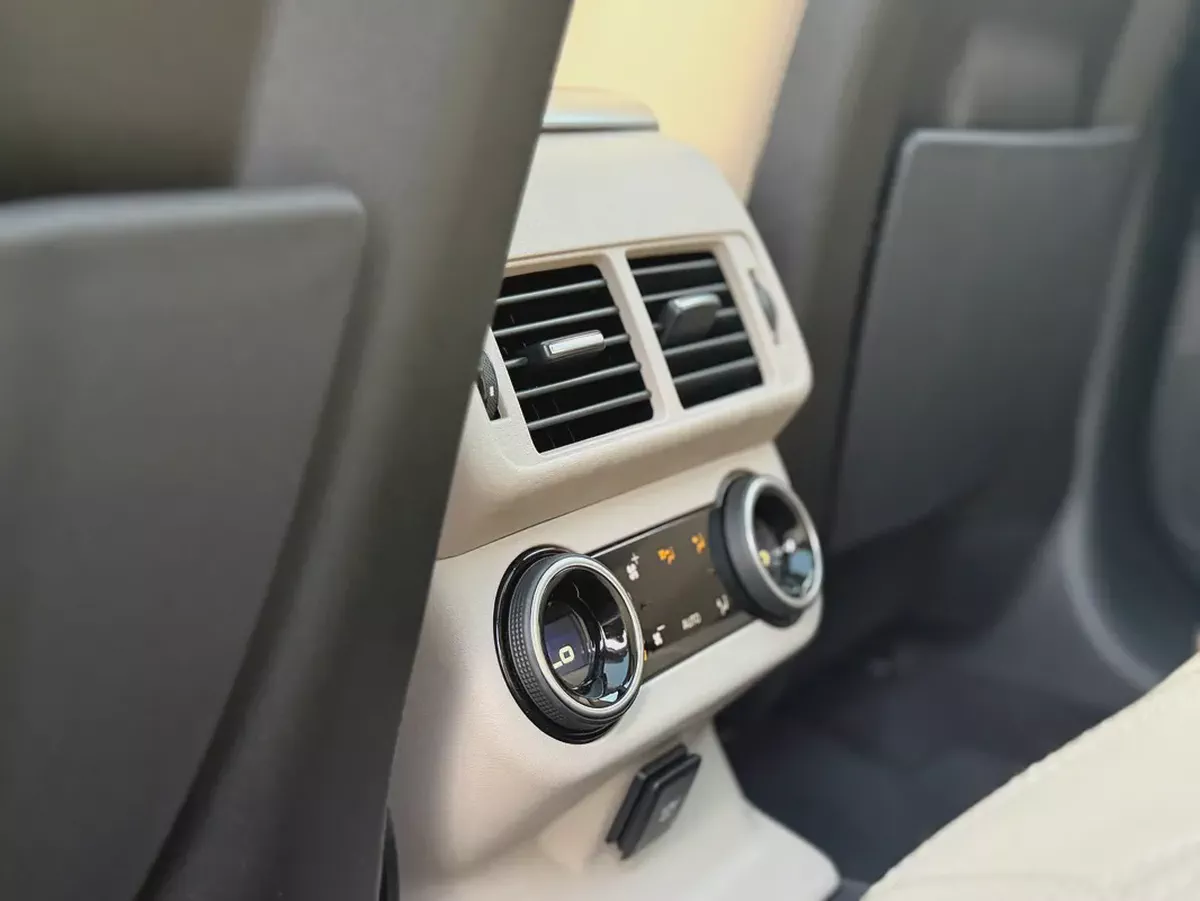 Land Rover Range Rover Velar P250 S 2020 | GCC Specs | Low Mileage-15-15