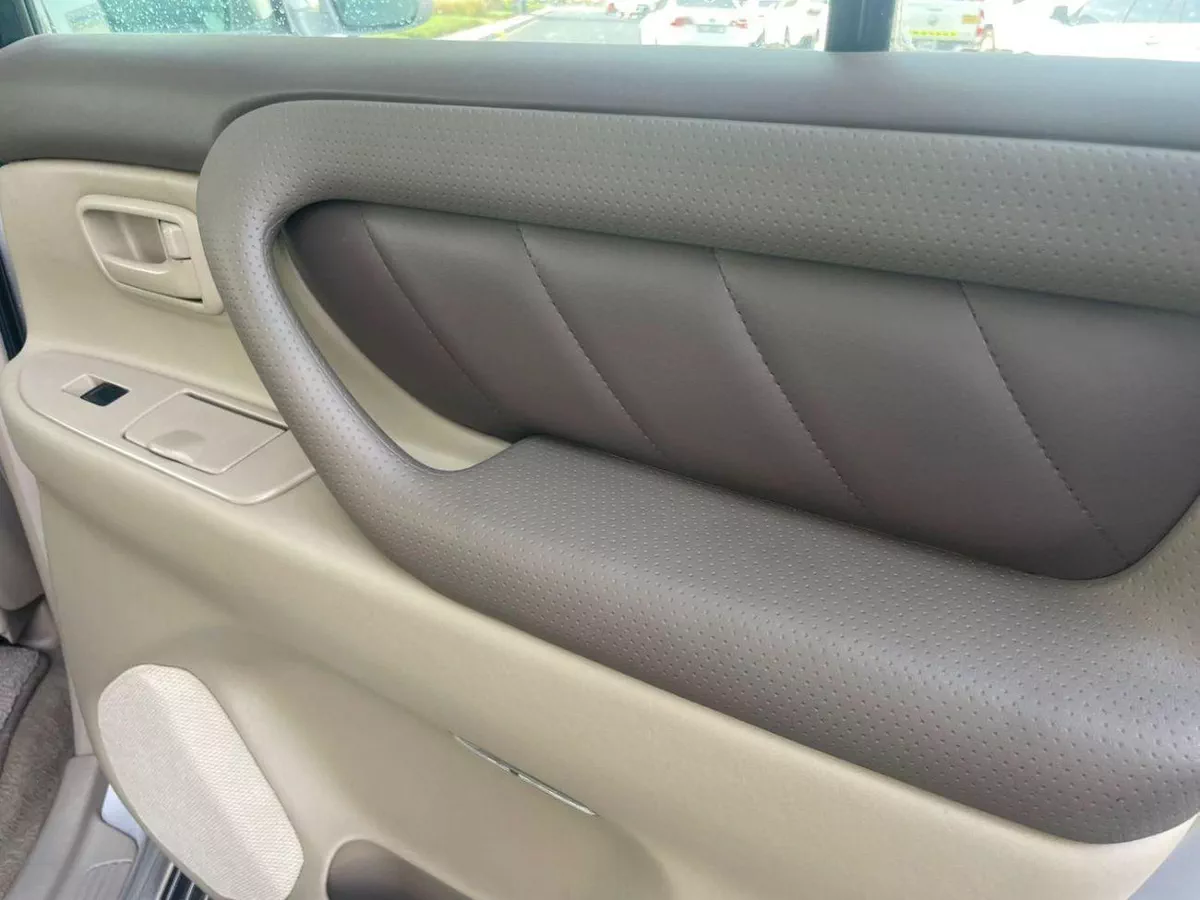 Toyota Land Cruiser VXR TOP LTH-17-0