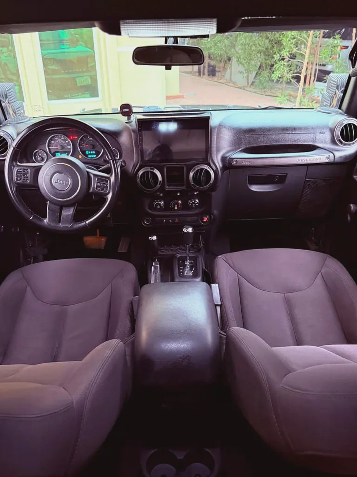 Jeep Wrangler Sport 2017 - American Specs - Excellent Condition