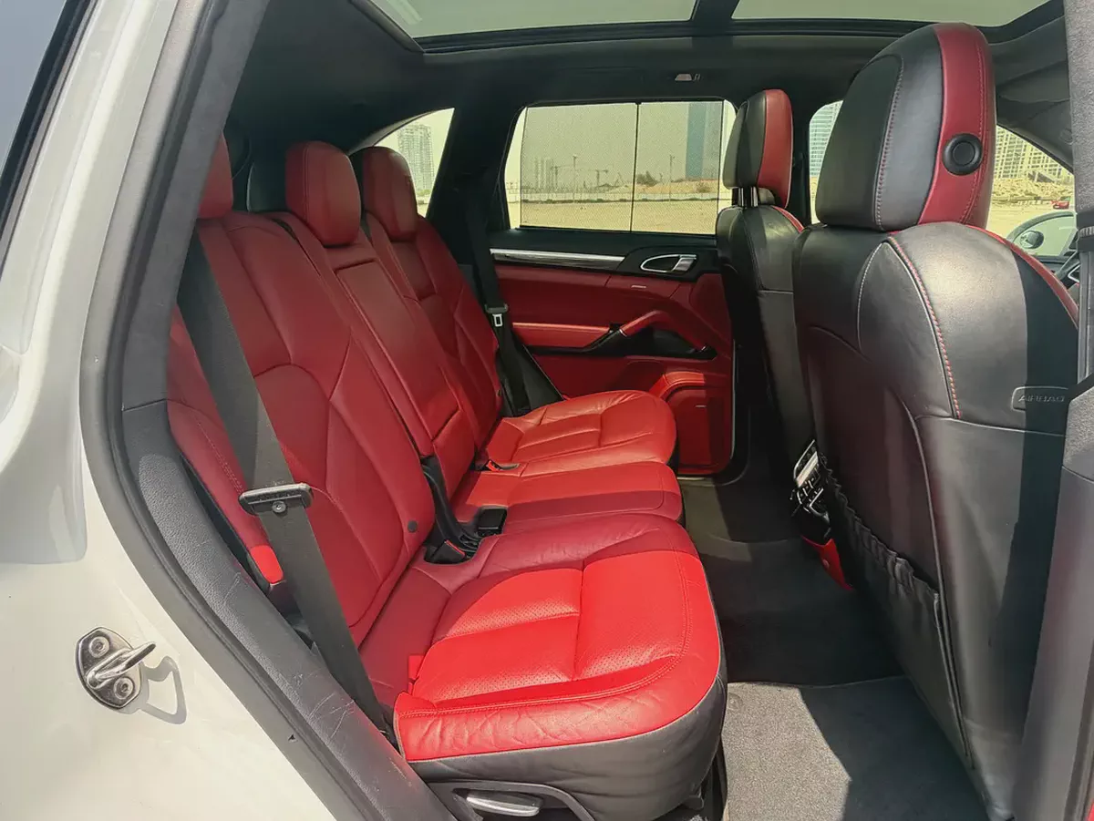 2016 Porsche Cayenne GTS | GCC Specs-11-11
