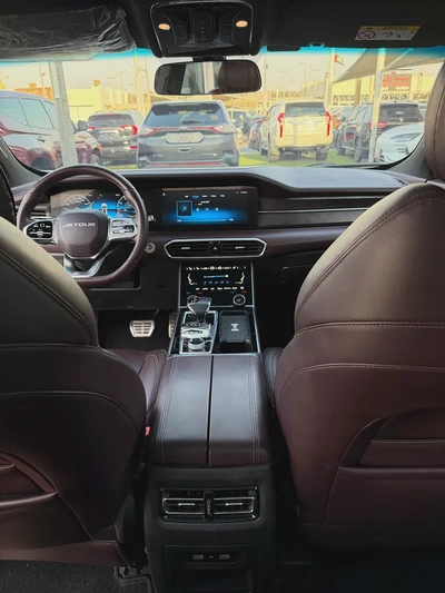 Jetour X90 Plus—2.0T —Luxury 2023 —GCC —Low Mileage— UNDERWarrant—EXCELLENT CONDITIONS-9