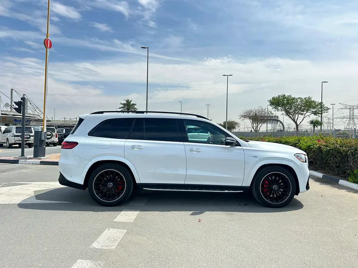Mercedes Benz GLS63 2024-10-10