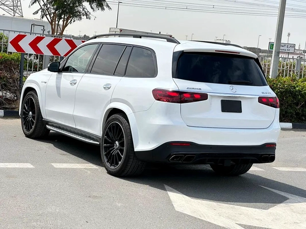 Mercedes Benz GLS63 2024