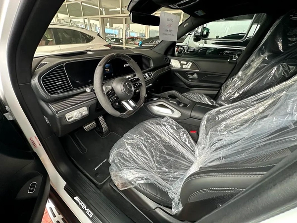 Mercedes Benz GLS63 2024