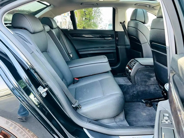 BMW 750I | 2010 | ONLY : 110417 KM | CLEAN TITLE | JAPAN IMPORT