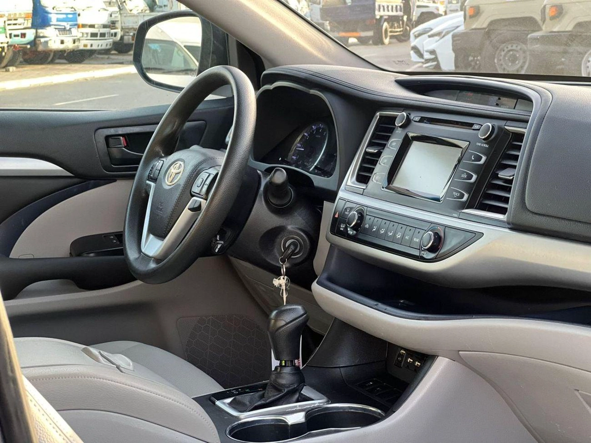 Toyota Highlander 2019 Toyota Highlander Mid Option 2.7L V4 - Rear Camera - Leather SEATS-10-0