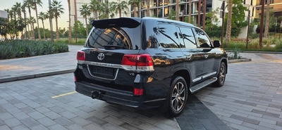 2020 Toyota Land cruiser GXR - Excellent condition - full service history -Single owner-6