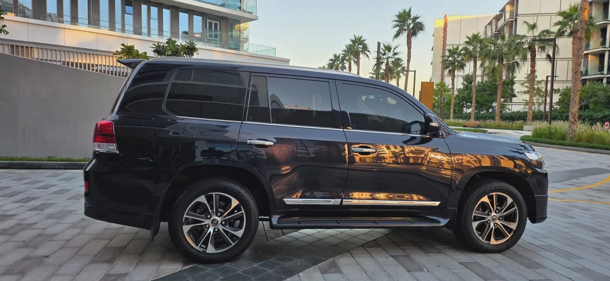 2020 Toyota Land cruiser GXR - Excellent condition - full service history -Single owner-4-4