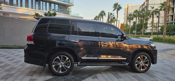 2020 Toyota Land cruiser GXR - Excellent condition - full service history -Single owner