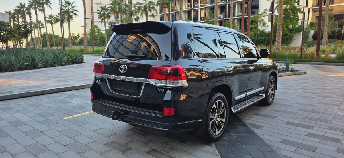 2020 Toyota Land cruiser GXR - Excellent condition - full service history -Single owner-6-6
