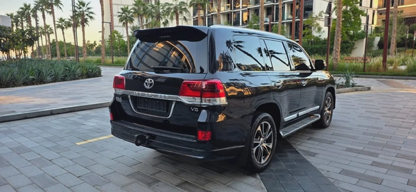 2020 Toyota Land cruiser GXR - Excellent condition - full service history -Single owner